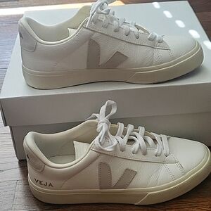Veja Campo Leather Sneaker, 39/8